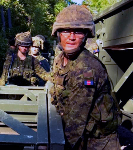 Members of the composite 3 CER unit bridgelaying during Stalwart Guardian 2005. DND photo LC2005-026-087.