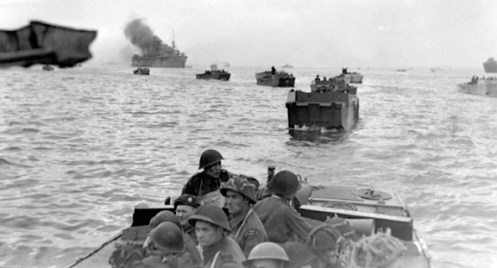 Royal Winnipeg Rifles running up to the beach on D-Day.