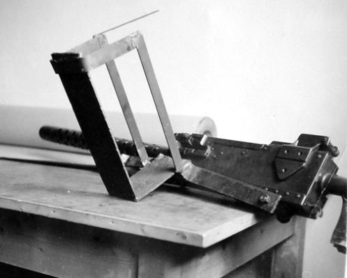 An example of the feed tray, which held one box of .30-calibre belted ammunition, of the simple .30-calibre Browning machine gun pintle mounting device, which Captain’s Duncan, and Rook, had designed. MilArt photo archives
