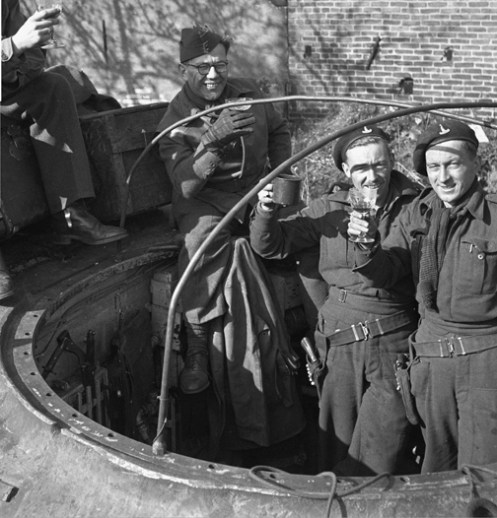 An example of crescent shaped ‘tarp/bivouac’ supports being used on a ‘Ram’ Kangaroo armoured personnel carrier of the 1st Canadian Armoured Personnel Carrier Regiment. Source: 1 CACR Association & Archive
