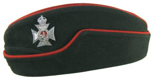 An officer’s cap by William Scully Ltd. White metal General Service buttons (CML collection)