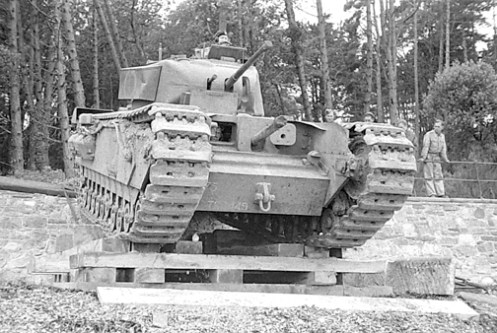 A Churchill Mark I of the Calgary Regiment, note the placement of the 3-inch howitzer in the front hull plate. Source: MilArt photo archives.