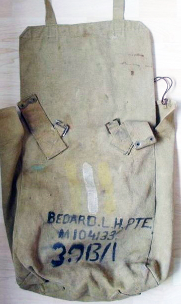 The number ‘39B/1’ identifies the large pack owner as a member of the 1st Canadian Infantry Brigade Support Group (The Saskatoon Light Infantry). Source: Authors’ image file